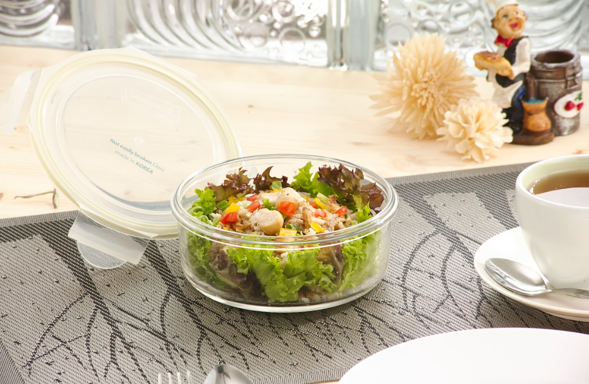 s-blob-v1-IMAGE-APuqlySk4xY Glasslock Round Tempered Glass Food Storage Container - Image 1